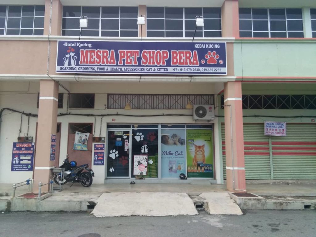 Mesra Pet shop di Bera Pahang menjual pelbagai produk keperluan pet anda