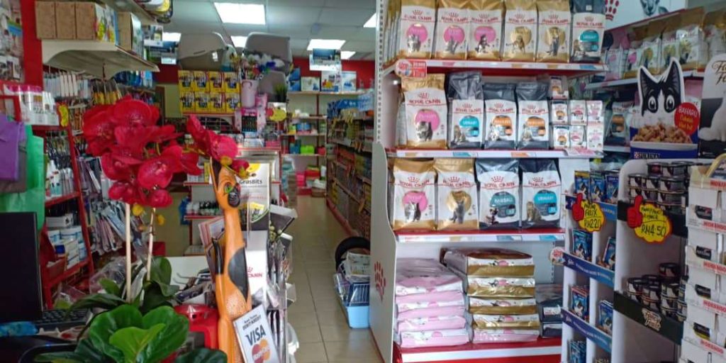 pelbagai makanan berjenama Pelbagai barangan di Pet Shop Dtajin Catz pekan, pahang