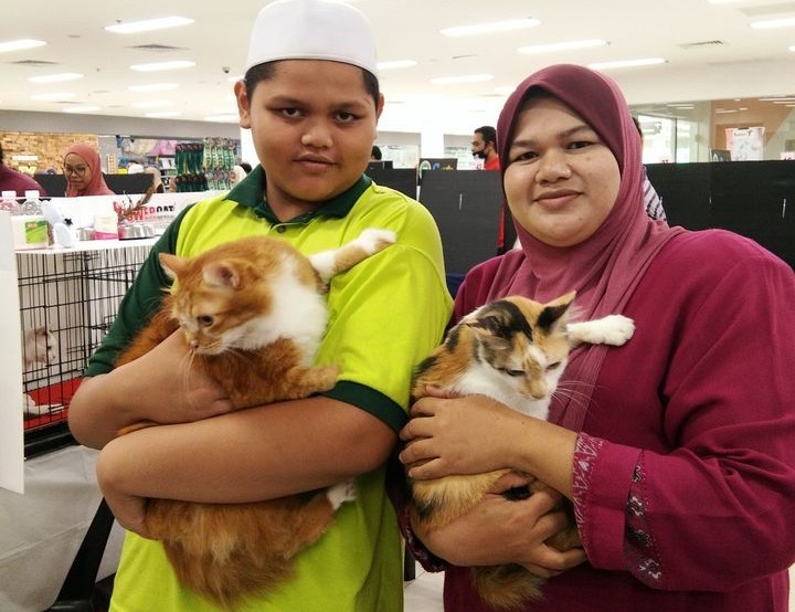 Pemilik Kedai makanan Haiwan Munirah di Tanah Merah