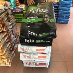 Barangan jualan di Triqa pet shop