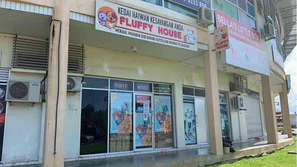 Fluffy House Pet Shop, Kuching, Sarawak.