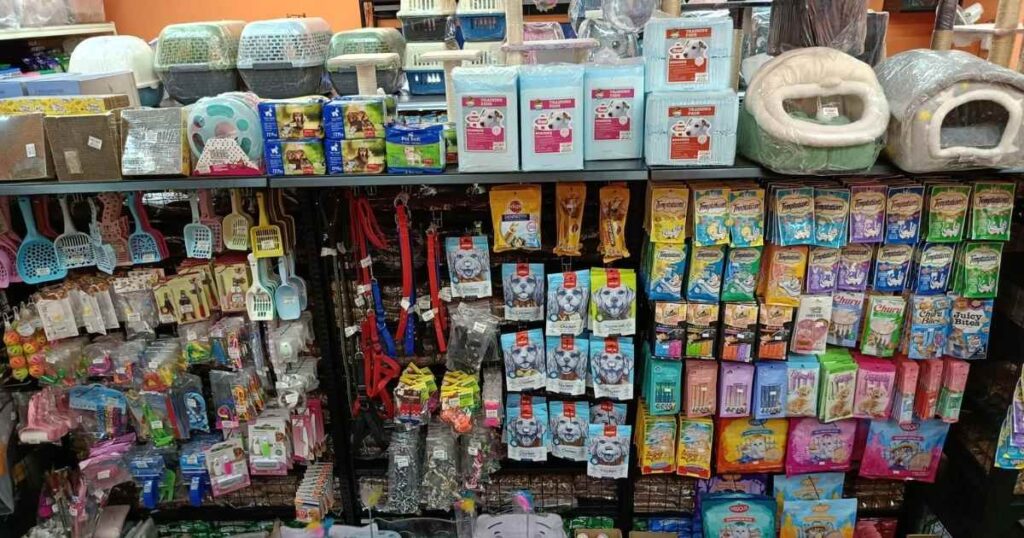 Telipok Pet Shop Menggatal Sabah ada pelbagai barangn keperluan untuk haiwan peliharaan.