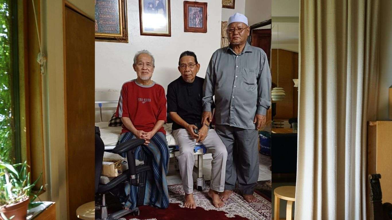 Saudara Yazid Deraman menerima kunjungan tetamu ketika kesihatan mula semakin pulih.